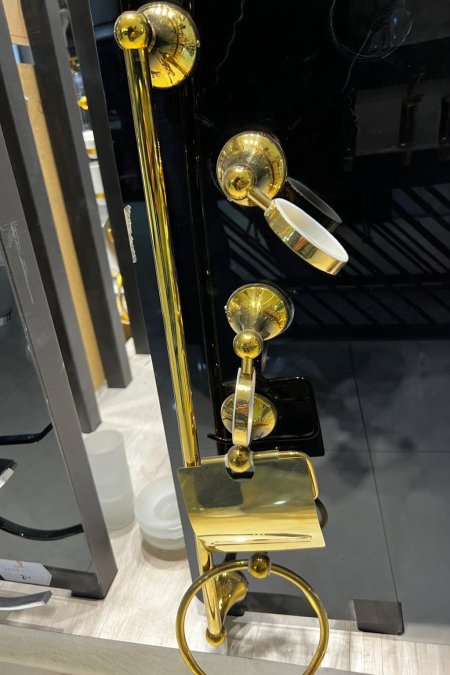 طقم إكسسوارات حمّام جداري ذهبي – 5 قطع